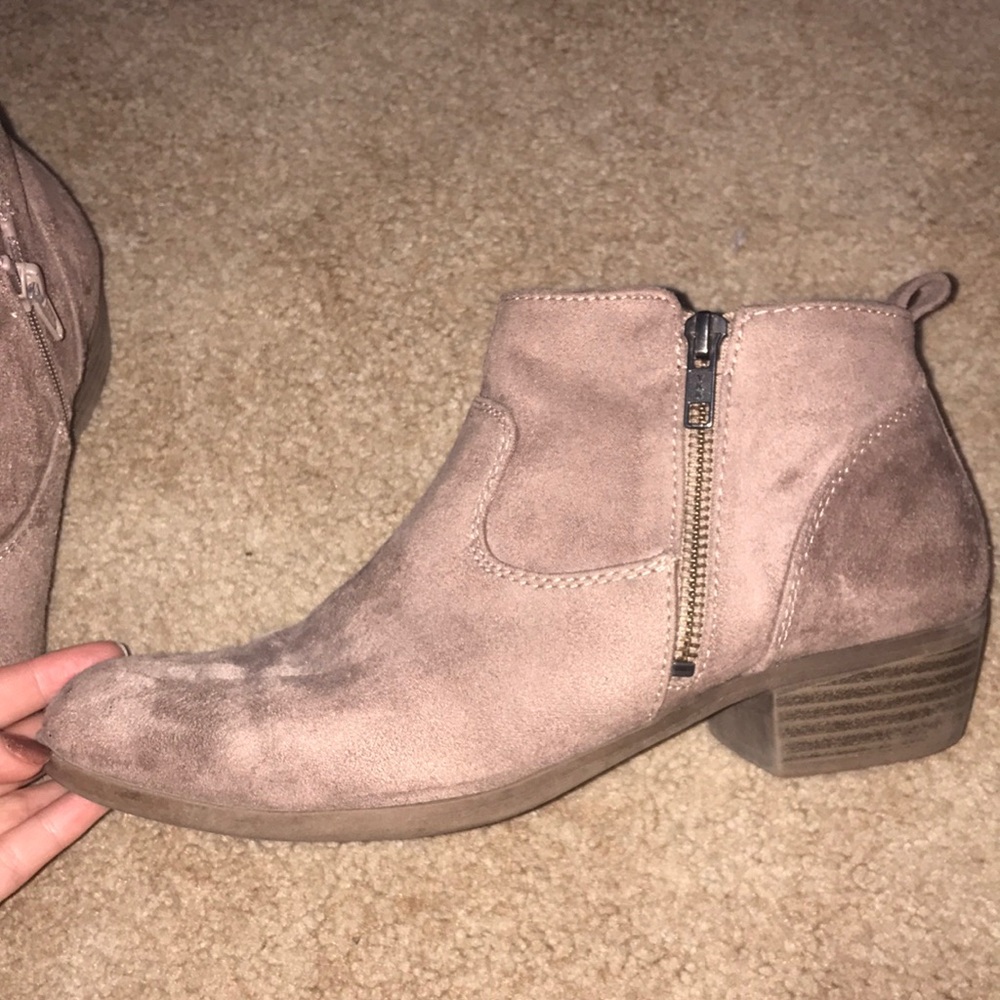 Shoes - Picture 3 of 4